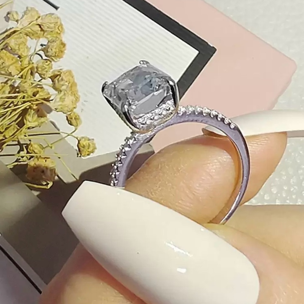 Elegant Silver Women's Ring
